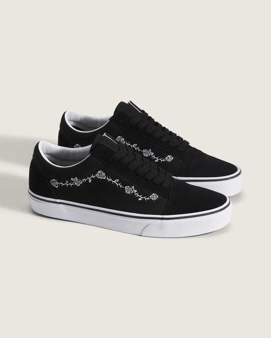 Old Skool Shoe in Black / White | Vans outlet