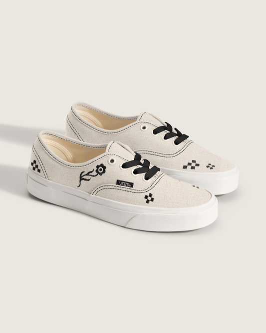 Authentic Shoe in Beige / Black | Vans on sale