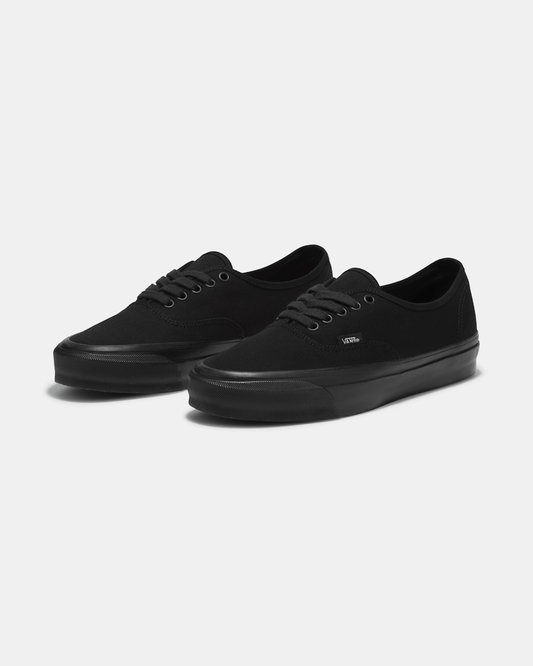 Premium Authentic Shoe in Blackout | Vans outlet