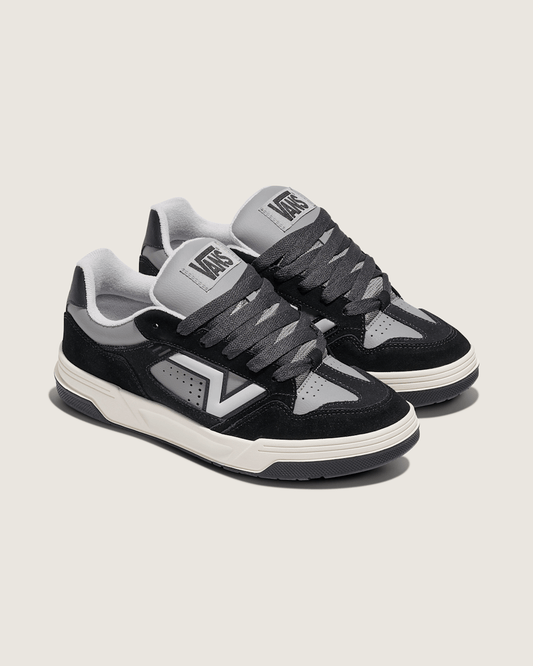 Upland Shoe in Black / Grey | Vans outlet