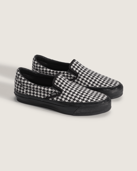 Premium Classic Slip-On Shoe in Houndstooth Black / White | Vans sale