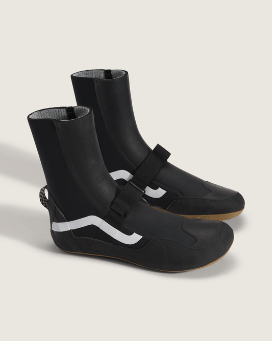 SF 5MM Bootie in Black | Vans on sale