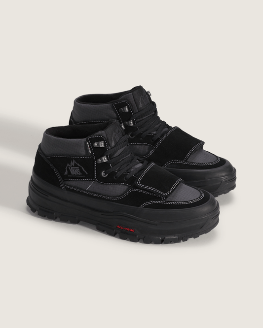Mountain Mid GORE-TEX Insulated Shoe in Black | Vans sale