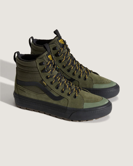 Sk8-Hi Waterproof Insulated Shoe in Green / Black | Vans on sale