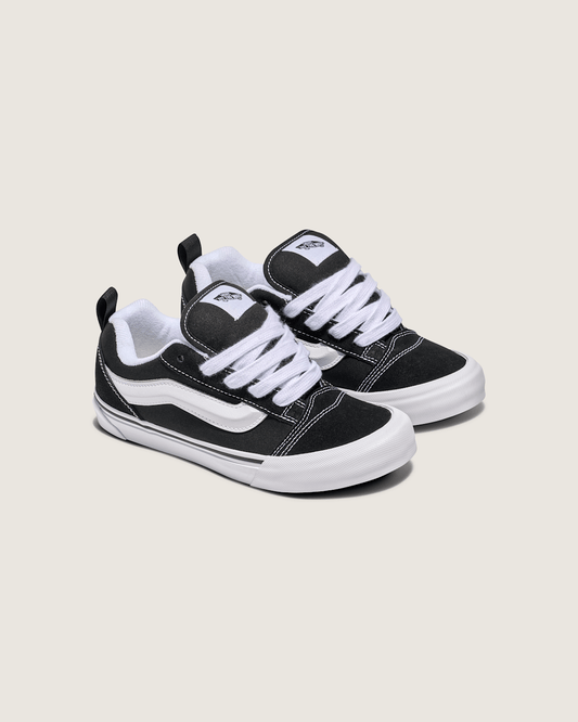 Big Kids Knu Skool Shoe in Black / True White | Vans outlet