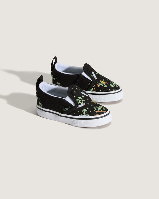 Toddler Classic Slip-On V Shoe in Black / Green | Vans online
