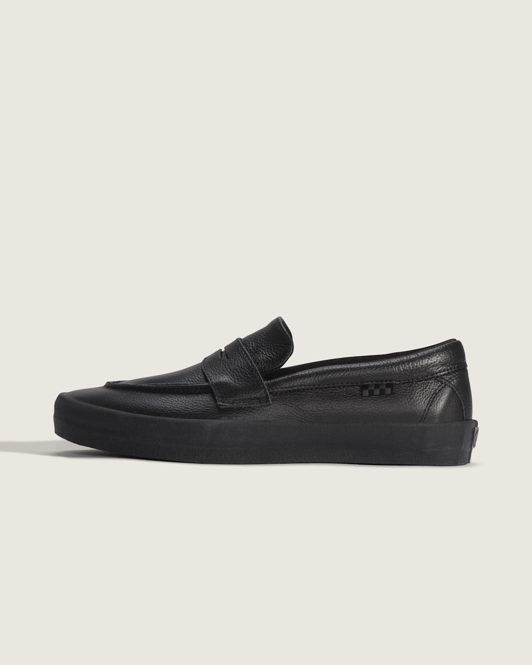 Skate Loafer Shoe in Black | Vans discount