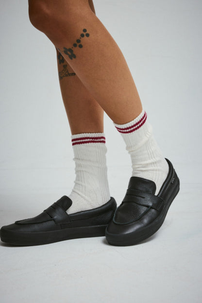 Skate Loafer Shoe in Black | Vans discount
