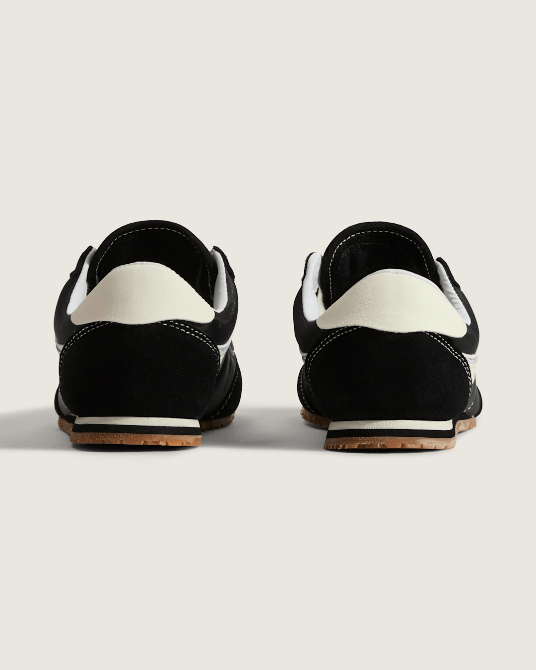 Super Lowpro Shoe in Black | Vans online