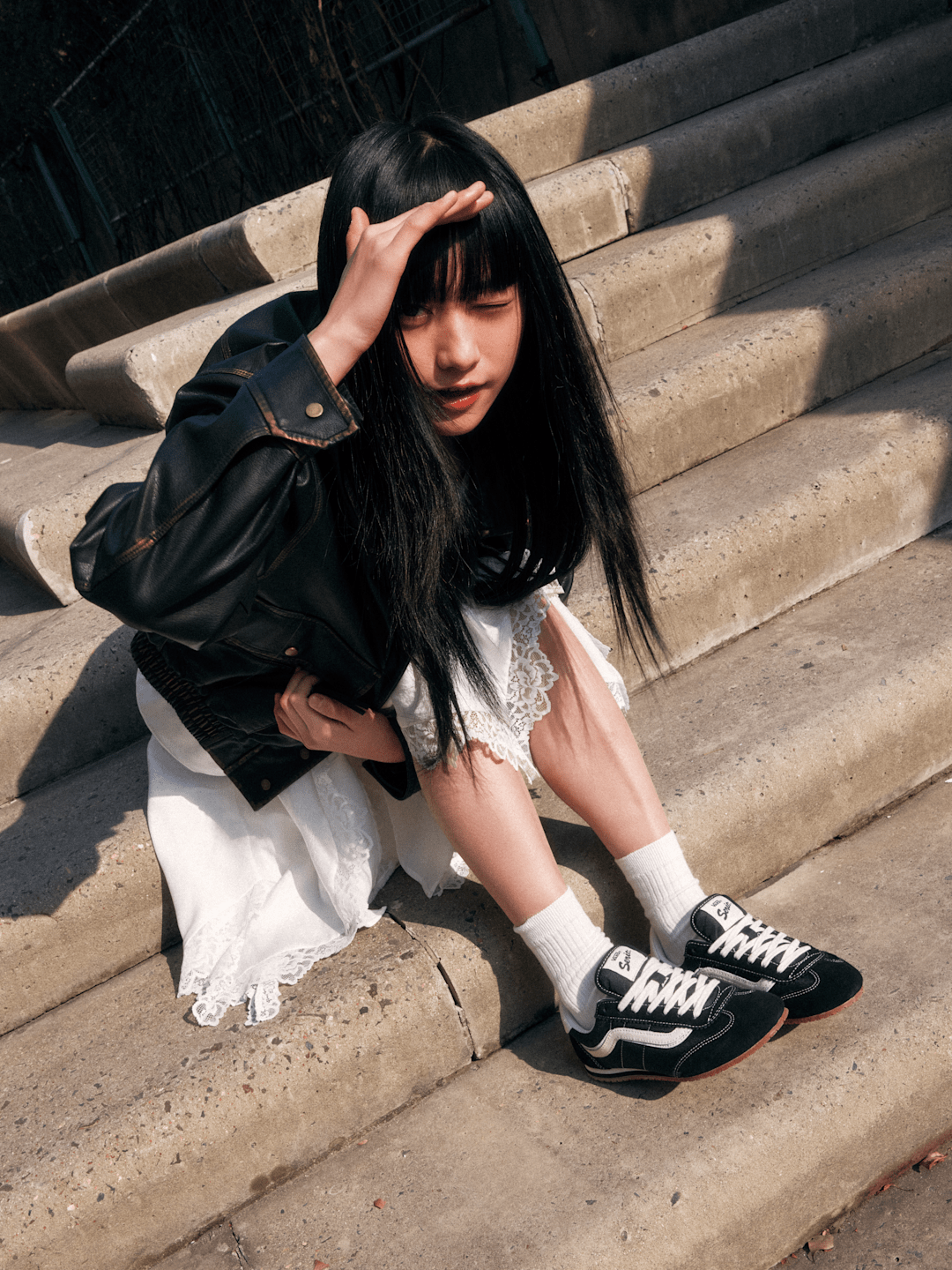 Super Lowpro Shoe in Black | Vans online