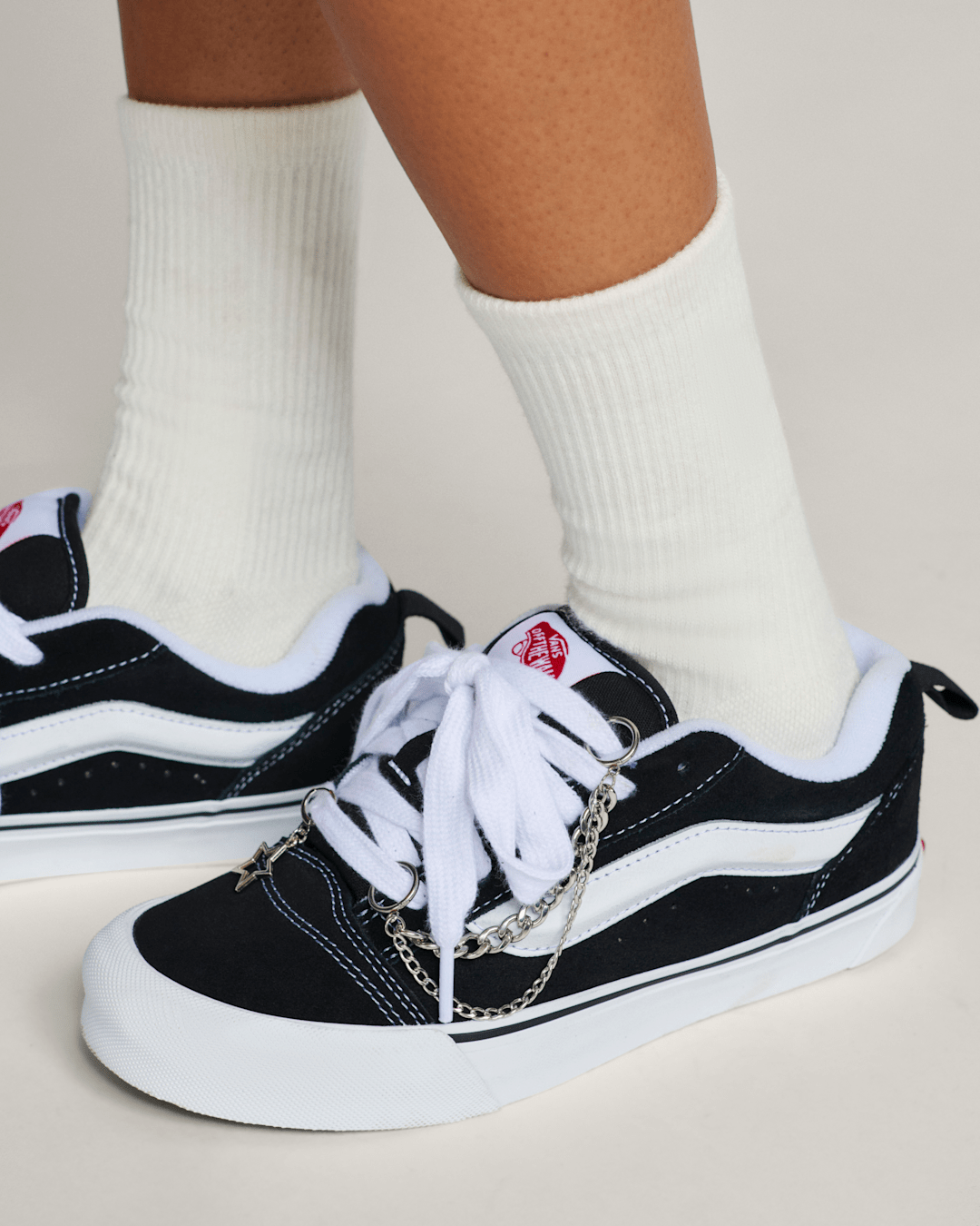 Vans Bold and Bloom Shoe Charm Set in Grey | Vans online