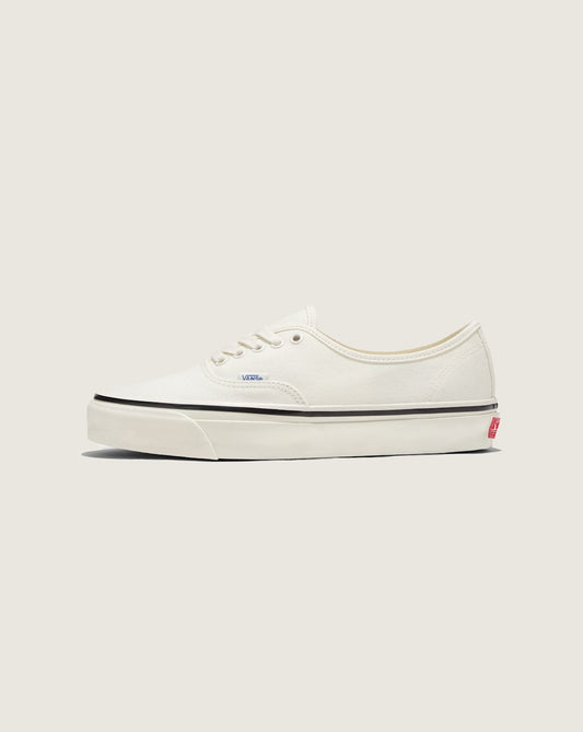 Premium Authentic Shoe in Marshmallow White | Vans sale