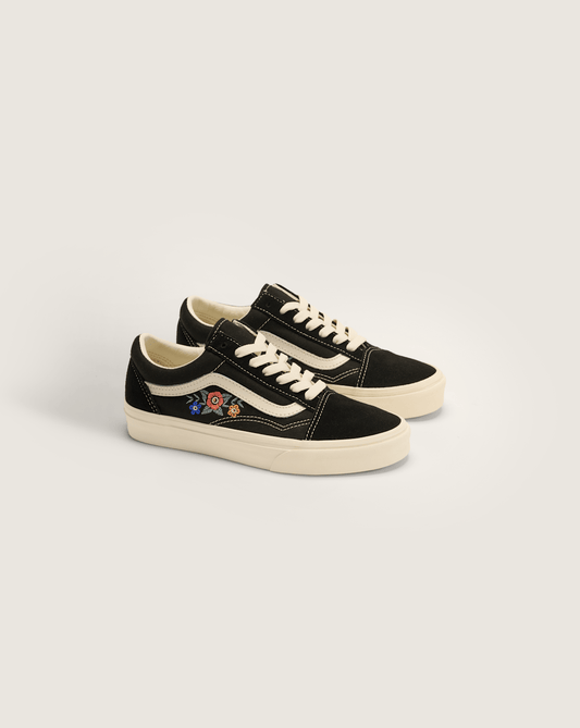 Old Skool Shoe in Black | Vans sale