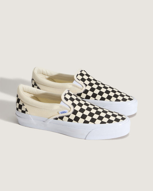 Premium Slip-On Checkerboard Shoe in Checkerboard Black / Off White | Vans outlet
