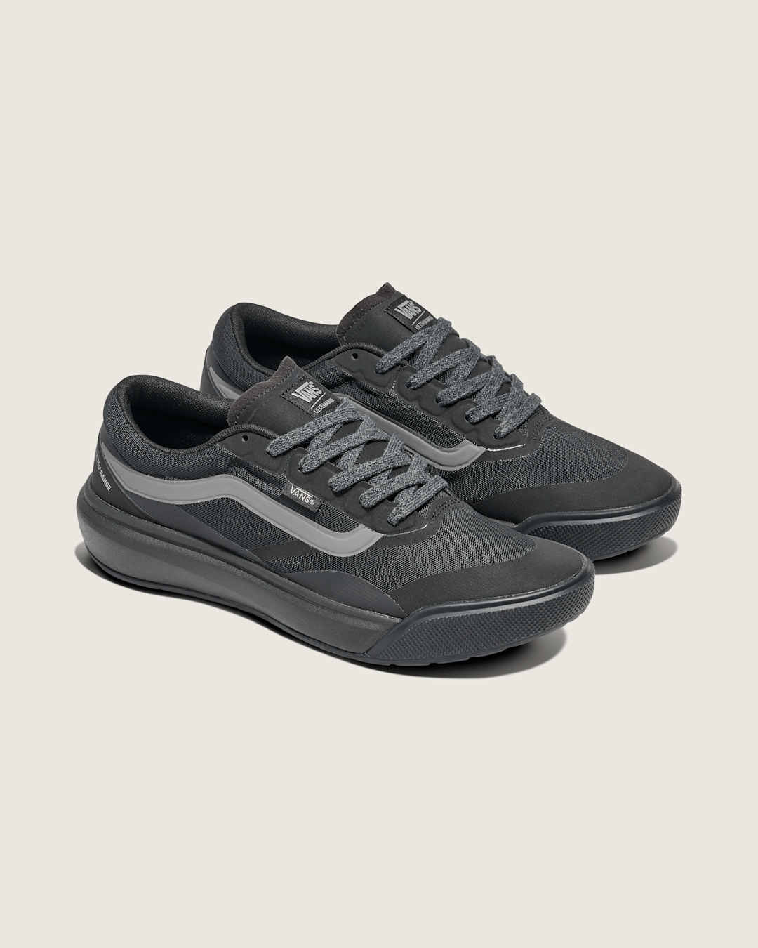 UltraRange 2.0 Shoe in Blackout | Vans sale