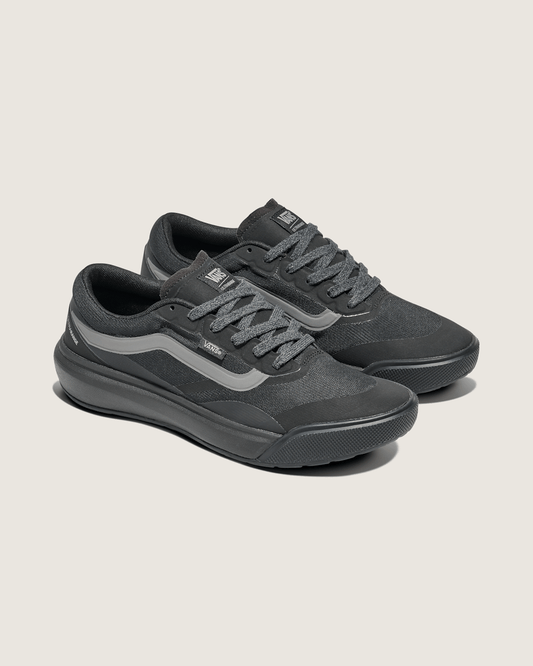 UltraRange 2.0 Shoe in Blackout | Vans sale