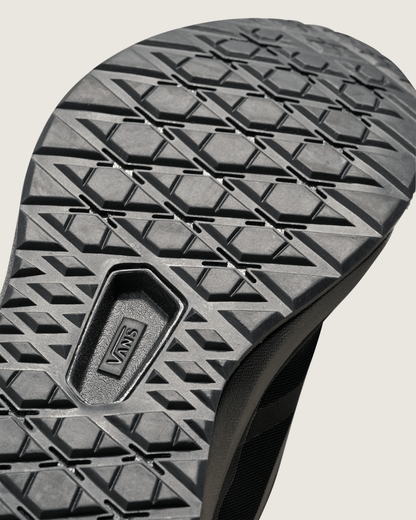 UltraRange 2.0 Shoe in Blackout | Vans sale