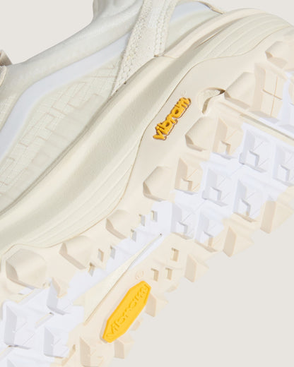 Crosspath XC GORE-TEX Shoe in White | Vans outlet
