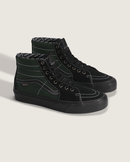 Sk8-Hi GORE-TEX Shoe in Black / Green | Vans online