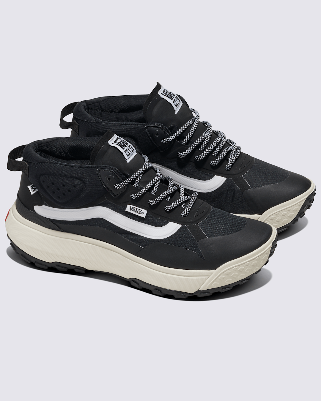 Crosspath Mid Shoe in Black / White | Vans on sale