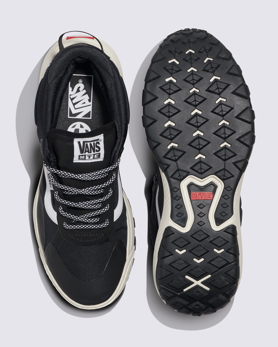 Crosspath Mid Shoe in Black / White | Vans on sale