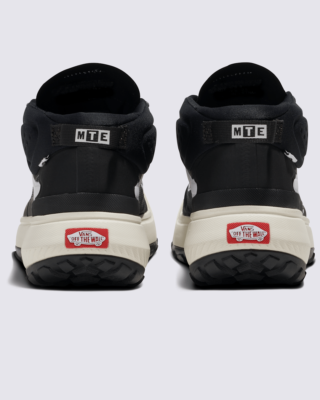 Crosspath Mid Shoe in Black / White | Vans on sale