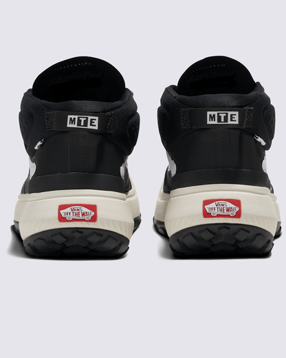 Crosspath Mid Shoe in Black / White | Vans on sale
