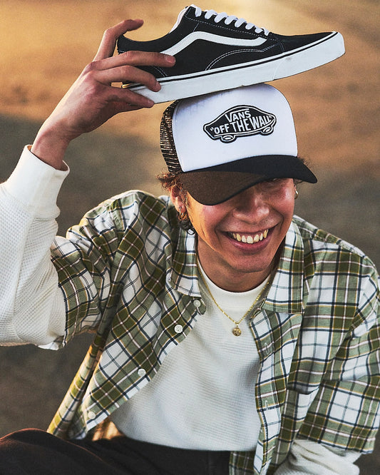 Classic Patch Curved Bill Trucker Hat in Black / White | Vans sale