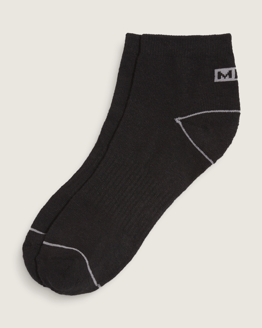 Open Spaces Ankle Socks in Black | Vans online