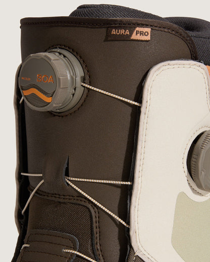 Aura Pro Snowboard Boot in Bay Leaf Green | Vans sale