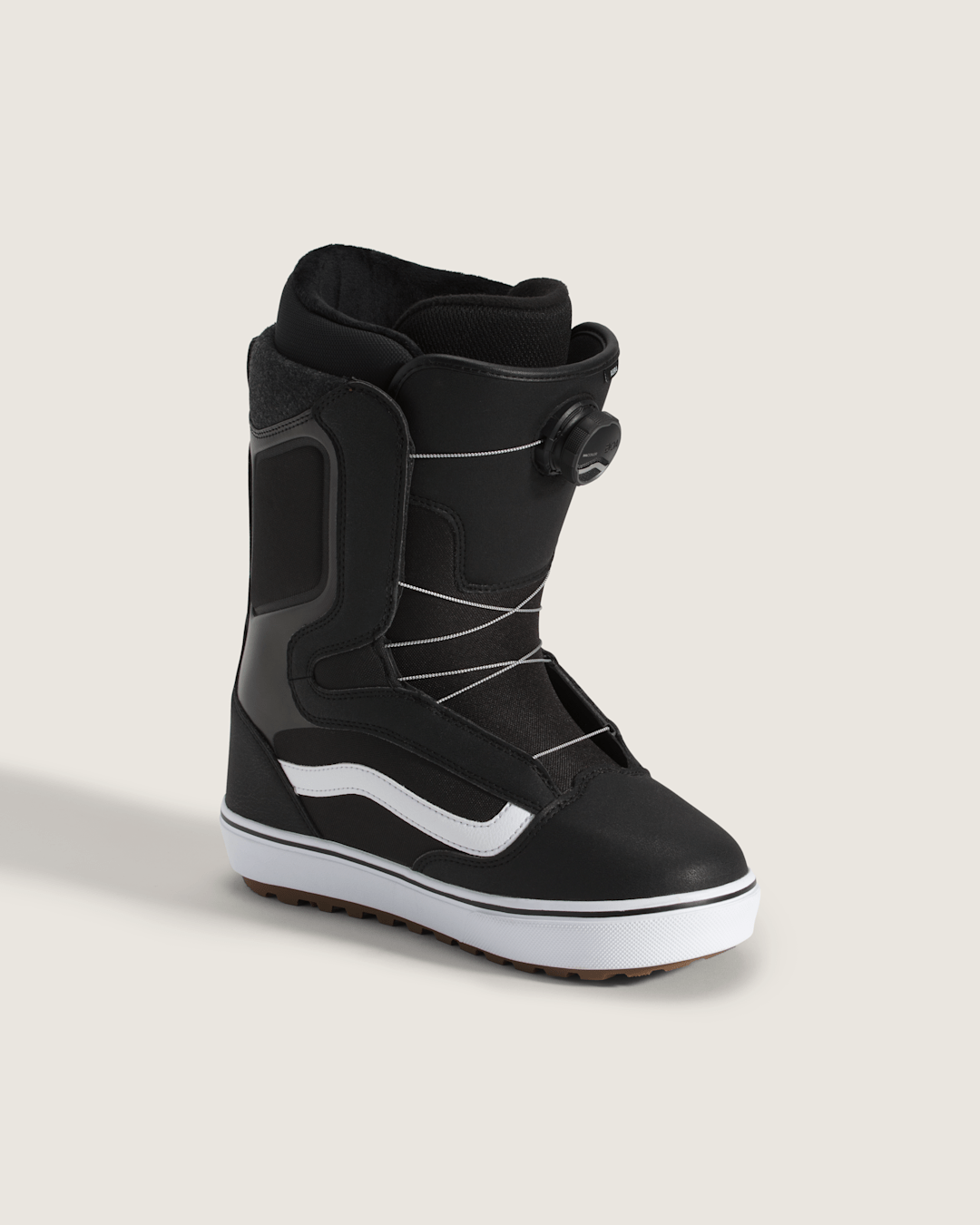 Aura OG Snowboard Boot in Black | Vans online