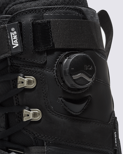 Infuse Gum Snowboard Boot in Gum Black / White | Vans sale