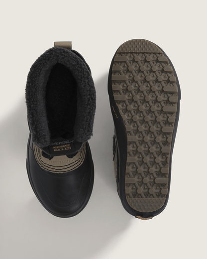 Standard Waterproof Boot in Bay Leaf Green | Vans discount