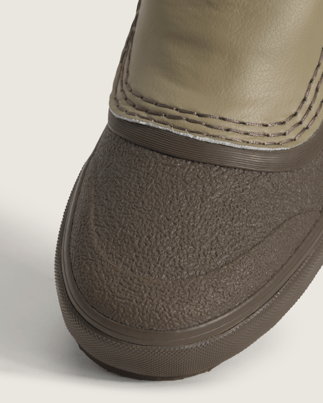 Standard Mid Chelsea Waterproof Boot in Bay Leaf Green | Vans online