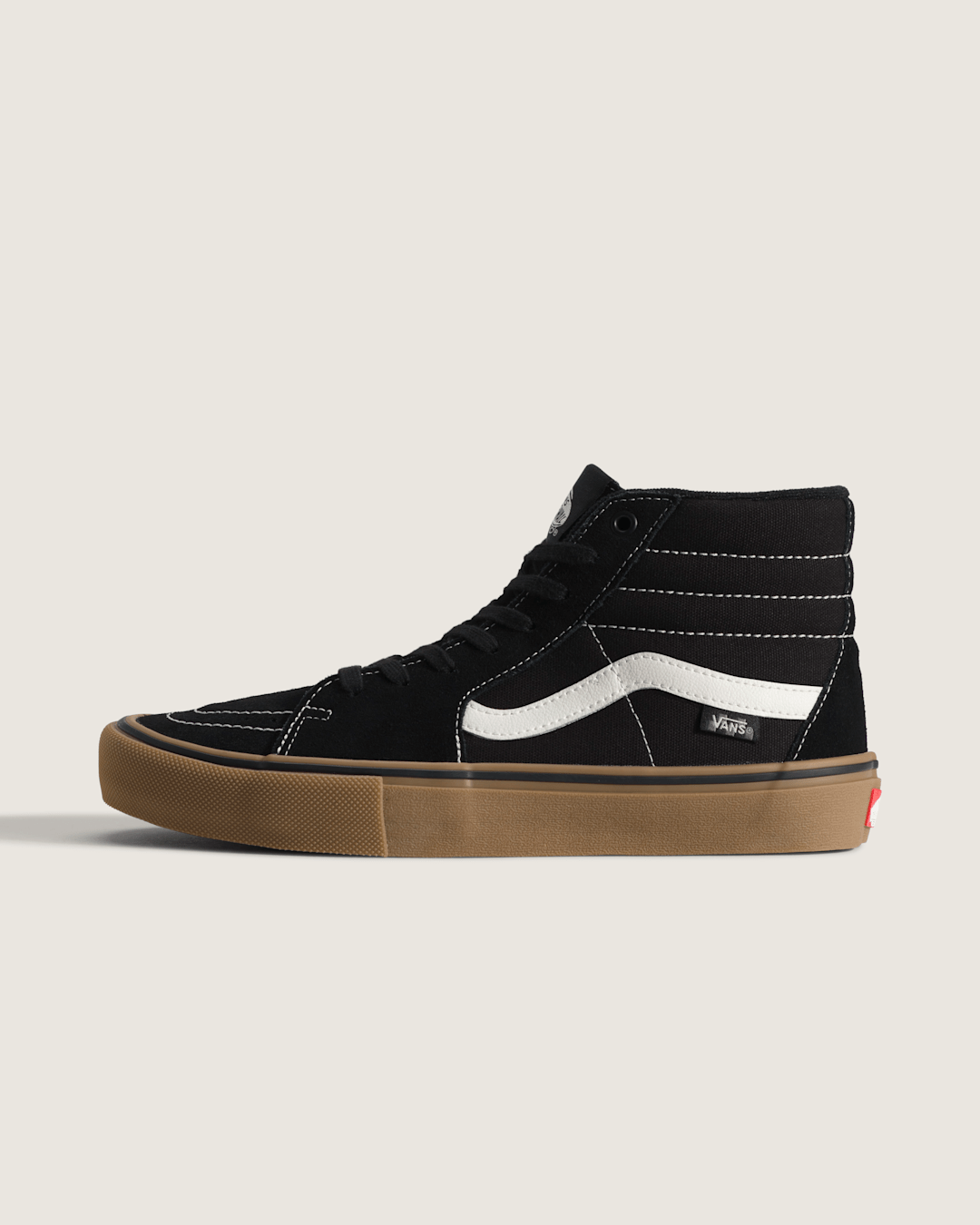 Skate Sk8-Hi Shoe in Gum Black / White | Vans outlet