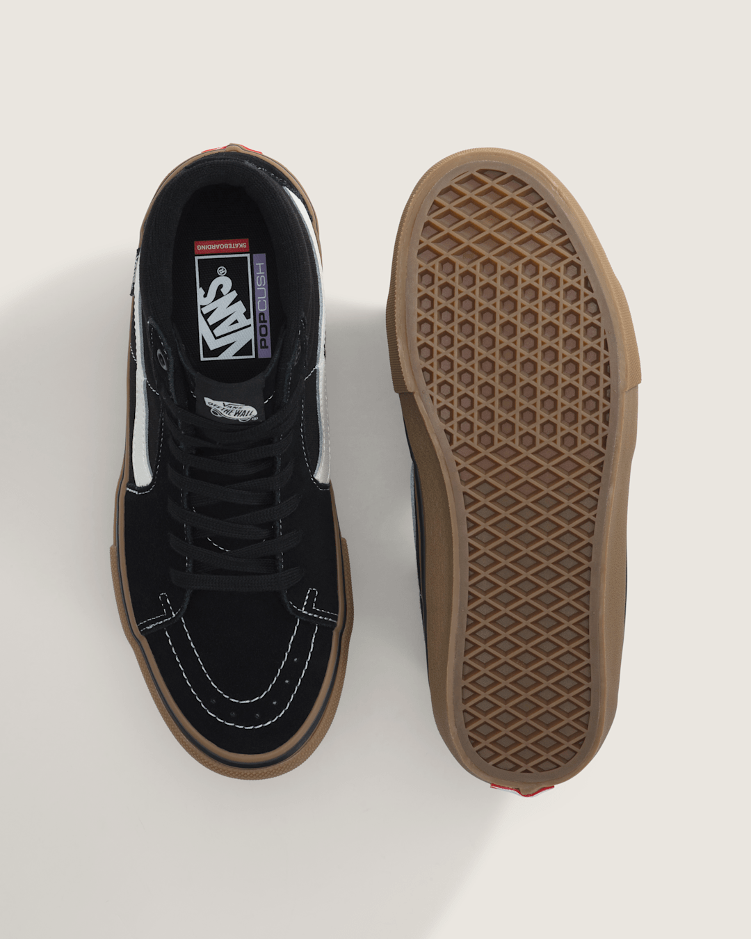 Skate Sk8-Hi Shoe in Gum Black / White | Vans outlet