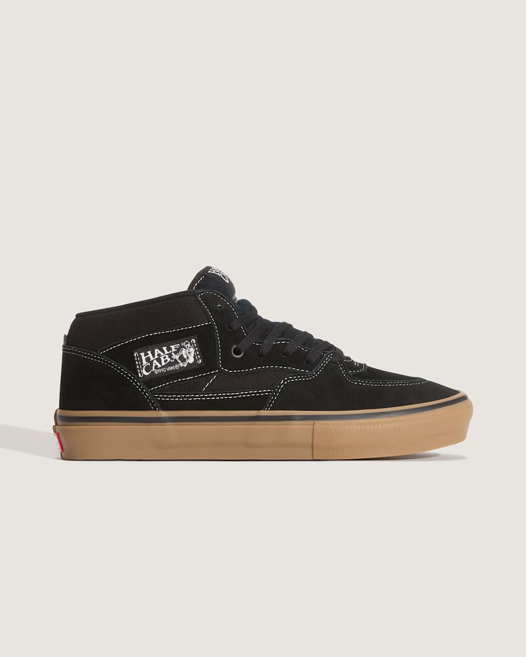 Skate Half Cab Shoe in Gum Black / White | Vans online