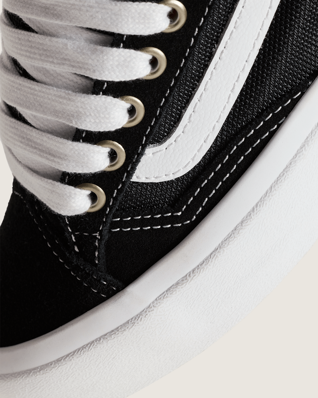 Skate Old Skool 36+ Shoe in Black / White | Vans online