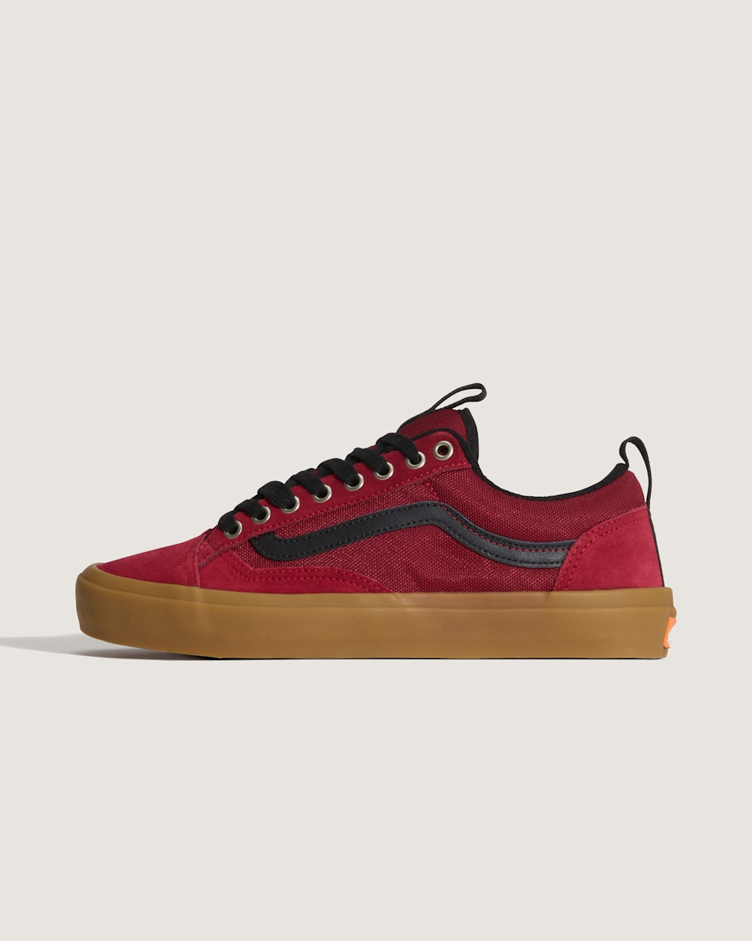 Skate Old Skool 36+ Gum Shoe in Burgundy Red | Vans outlet