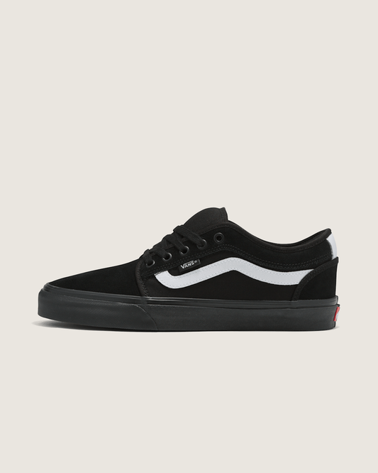 Skate Chukka Low Sidestripe Shoe in Black / White | Vans online