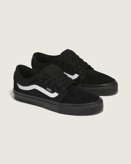 Skate Chukka Low Sidestripe Shoe in Black / White | Vans online