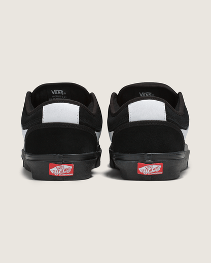 Skate Chukka Low Sidestripe Shoe in Black / White | Vans online