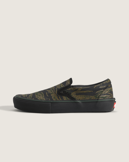 Skate Slip-On Shoe in Camo Green / Black | Vans outlet
