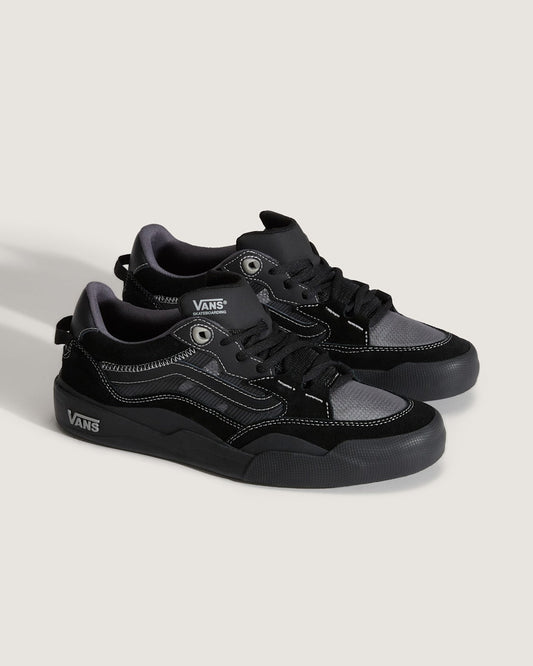 Skate 2 Wayvee Shoe in Black / Grey | Vans online