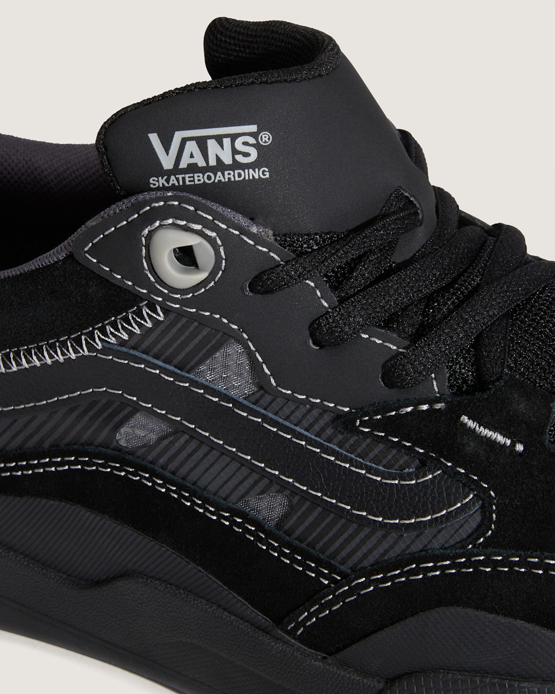 Skate 2 Wayvee Shoe in Black / Grey | Vans online