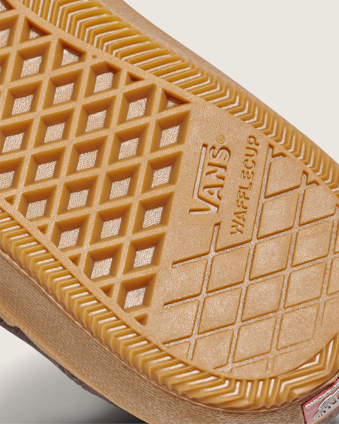 Skate Gilbert Crockett High Shoe in Brown / Gum | Vans on sale