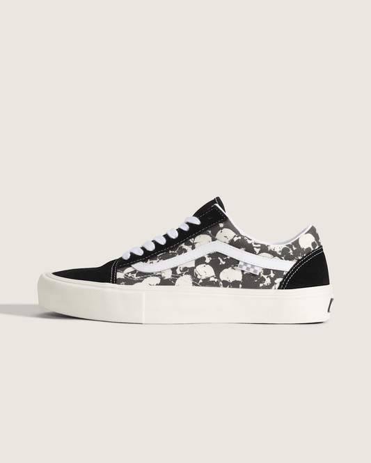 Skate Old Skool Shoe in Black / White | Vans on sale