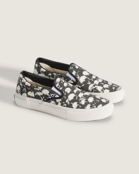 Skate Slip-On Shoe in Black / White | Vans discount