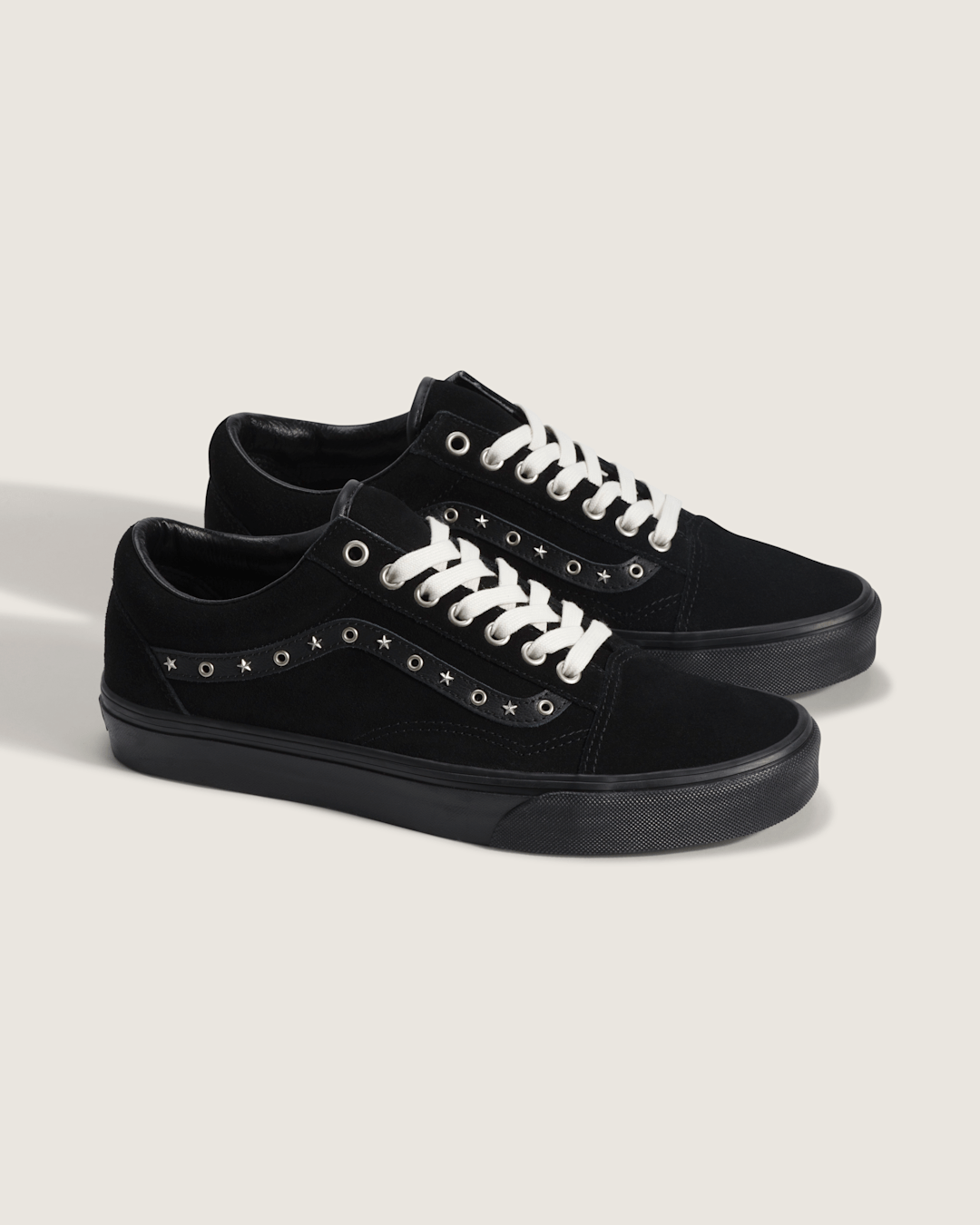 Old Skool Shoe in Black | Vans outlet