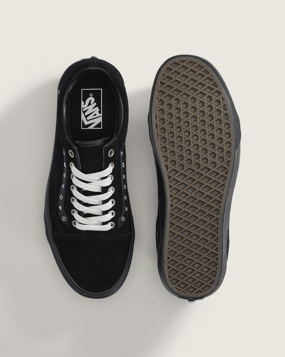 Old Skool Shoe in Black | Vans outlet